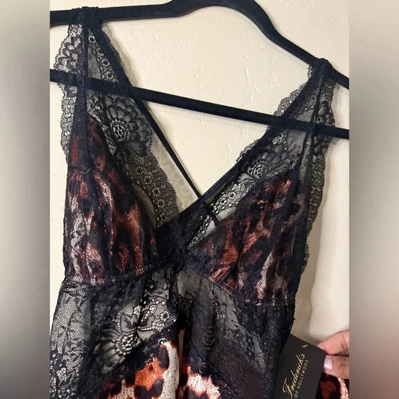 NWT Frederick's of Hollywood Rosalina Rose Cami/Short Set in Leopard Print - Picture 4 of 7